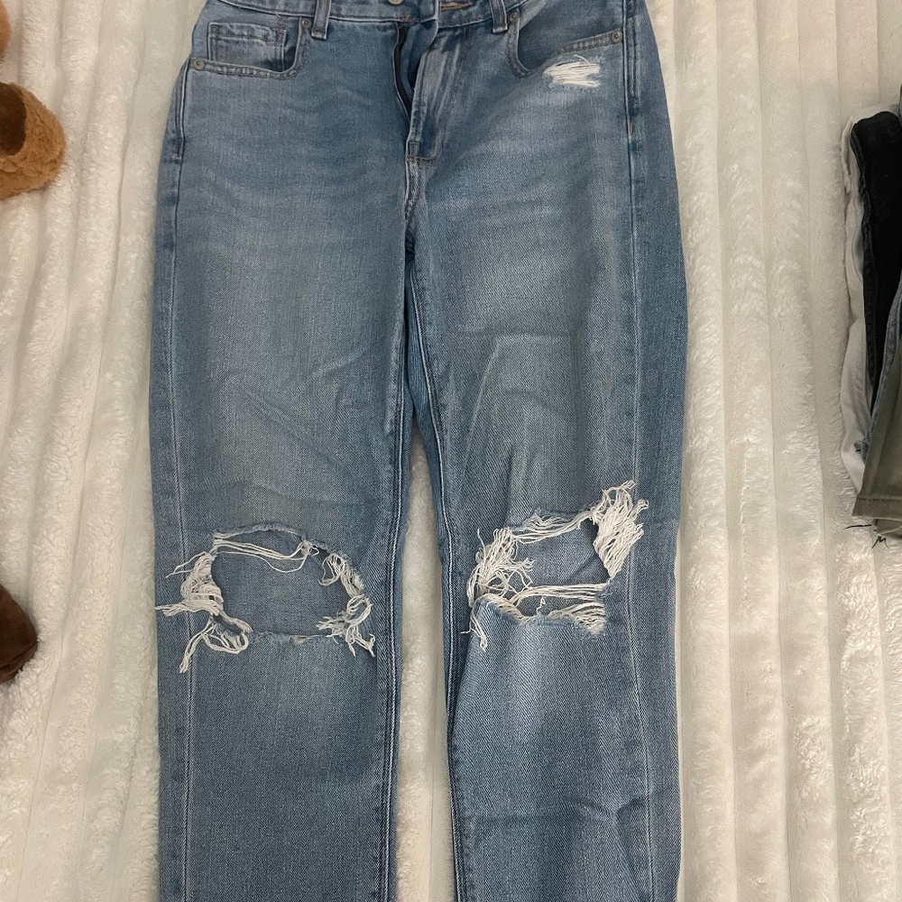0 Short Ripped American Eagle Jeans